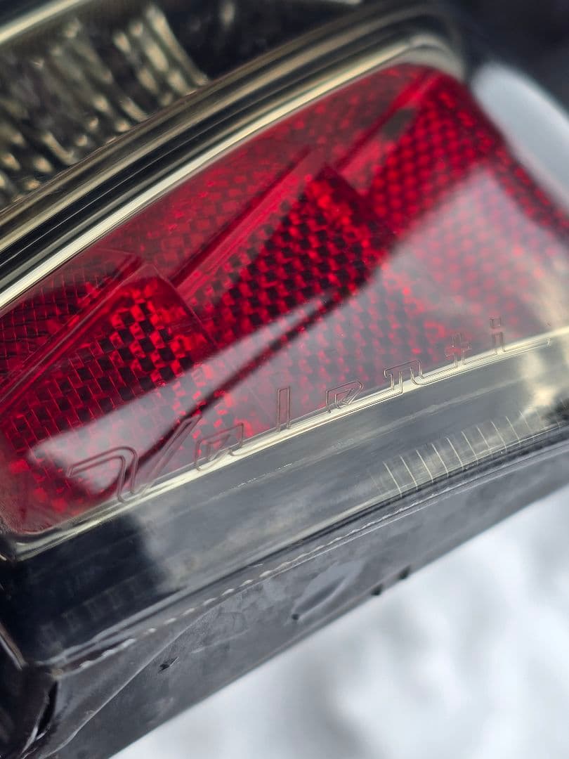 ハイエース　テールランプ　ヴァレンティ