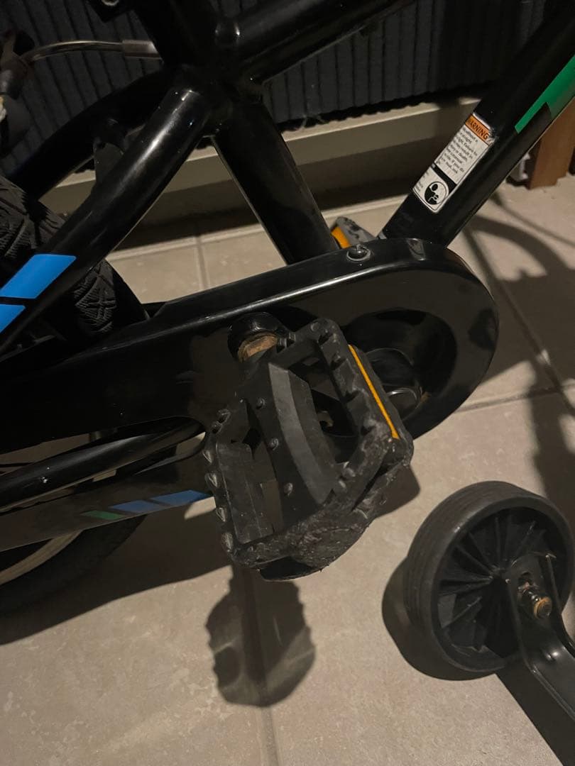 トレックTREK precaliber 16インチ【純正補助輪付】子供　自転車