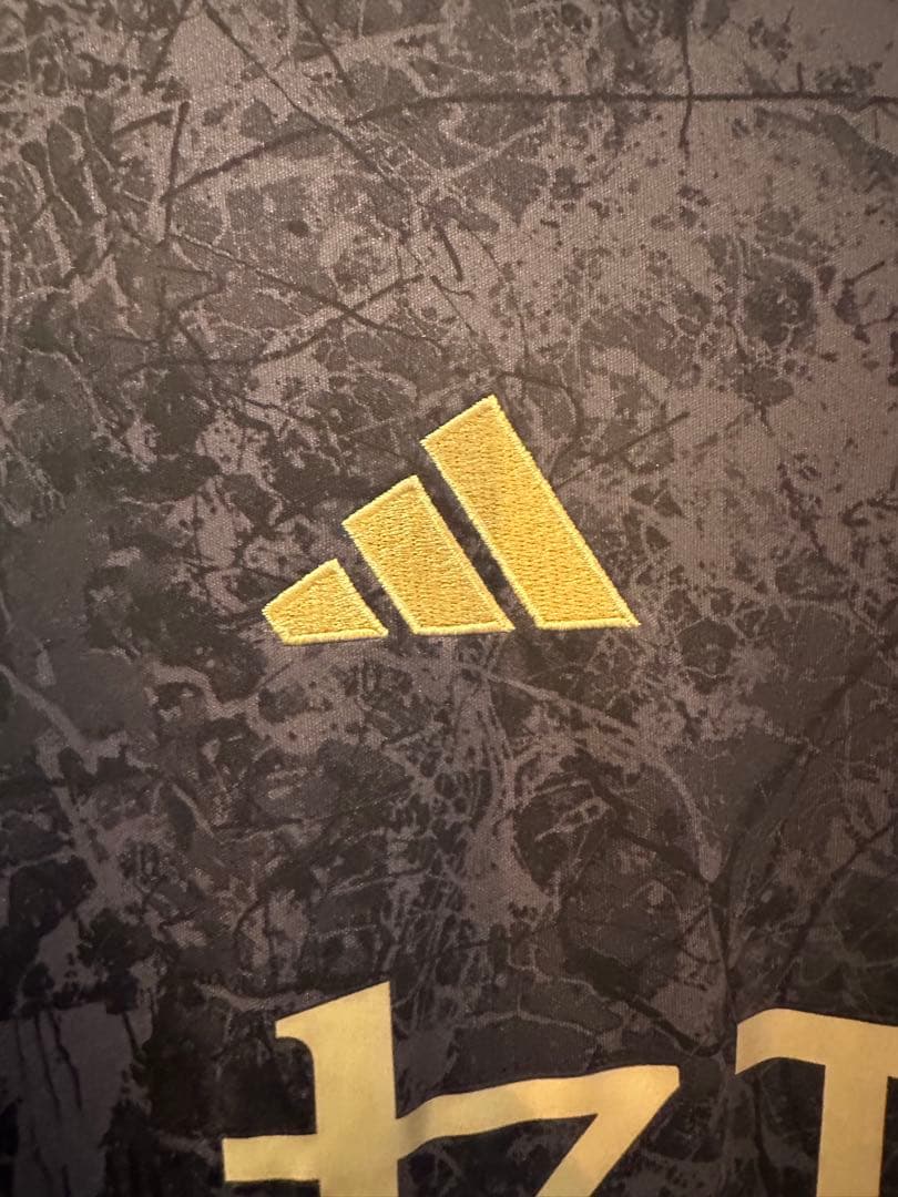 【新品】マンチェスターユナイテッド ストーンローゼズ　プレマッチトップ　長袖