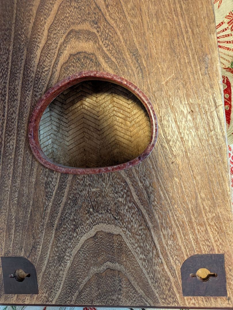 十三絃箏 上掛け式油箪 天然素材の 琴柱. 天然素材の琴柱用ケース