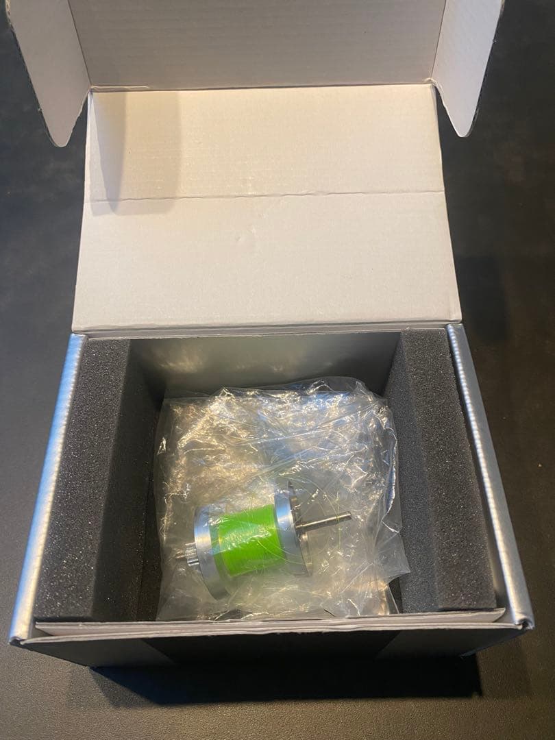 Plugger ベイトリール シルバー