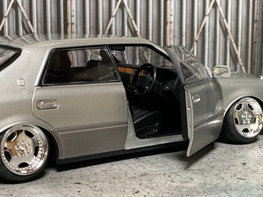 リュウ 1/24 トヨタ マジェスタ（カスタム品）