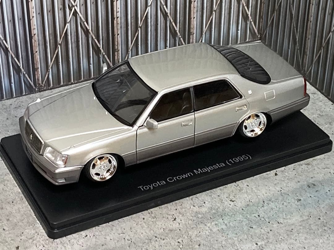 リュウ 1/24 トヨタ マジェスタ（カスタム品）