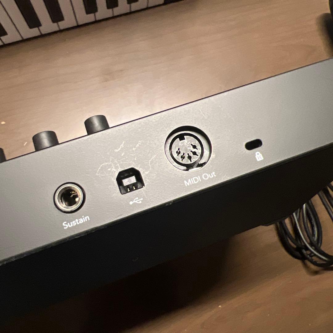 Novation Launchkey 25 Mk3 MIDIキーボード