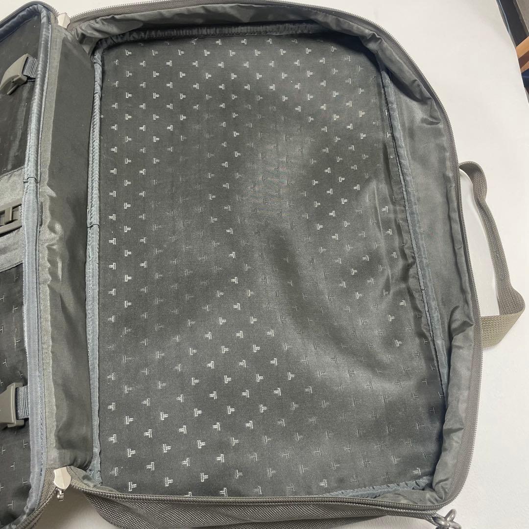 トゥミ　TUMI ビジネス　旅行バッグ　希少品　大谷用　グレー　ショルダーバッグ