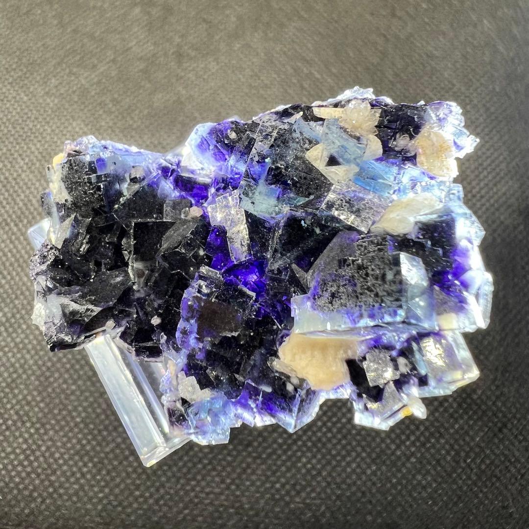 内モンゴル産　プレート型　パープルゾーニング　ライトブルーフローライト