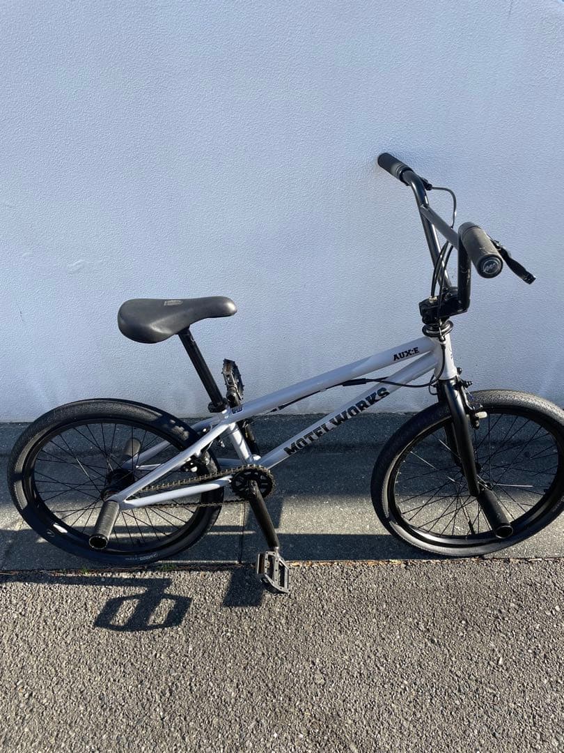 値下げ　BMX MOTEL WORKS AUX-E 美品　20インチ　フラット