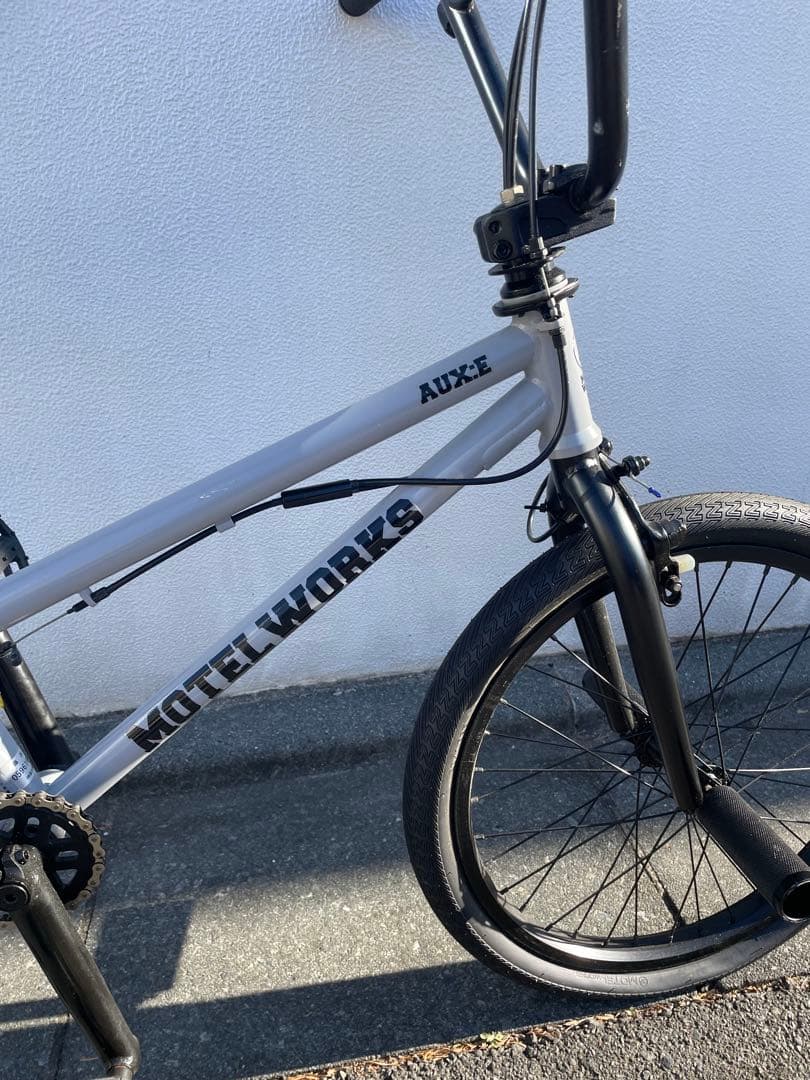 値下げ　BMX MOTEL WORKS AUX-E 美品　20インチ　フラット