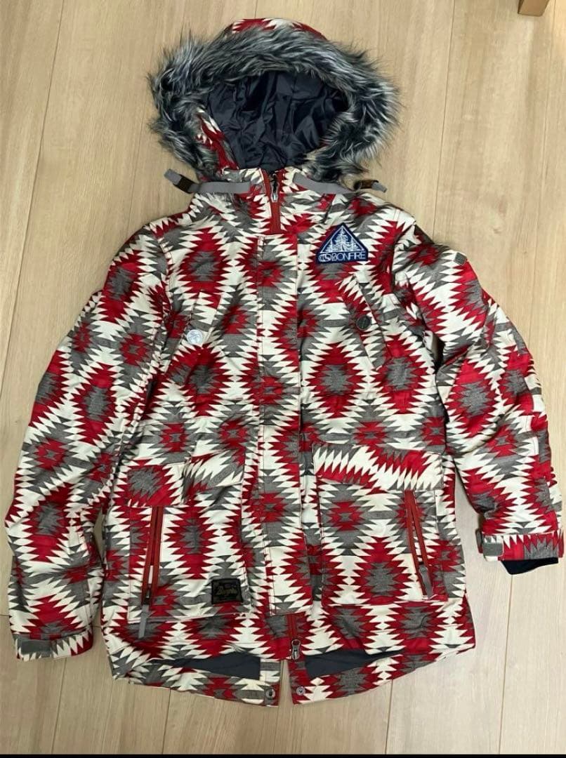 川口春奈着用　ボンファイア　スノーウェア