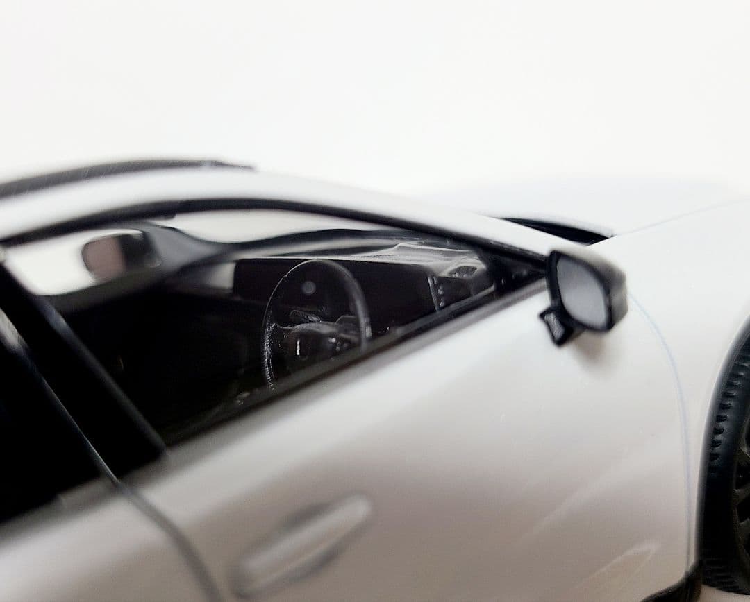 トヨタ クラウンエステート カラーサンプル