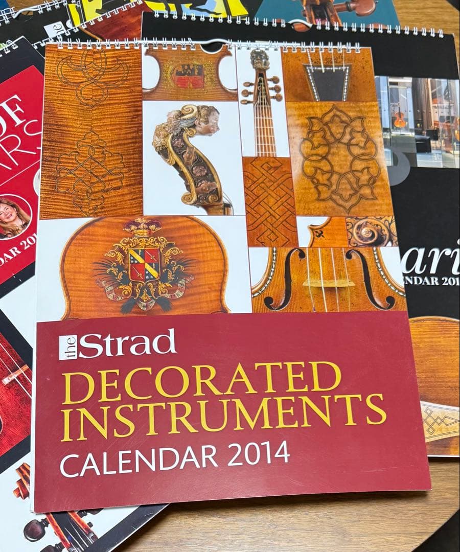 チェロ　ヴァイオリン　ヴィオラ　弦楽器　Strad カレンダー 12冊