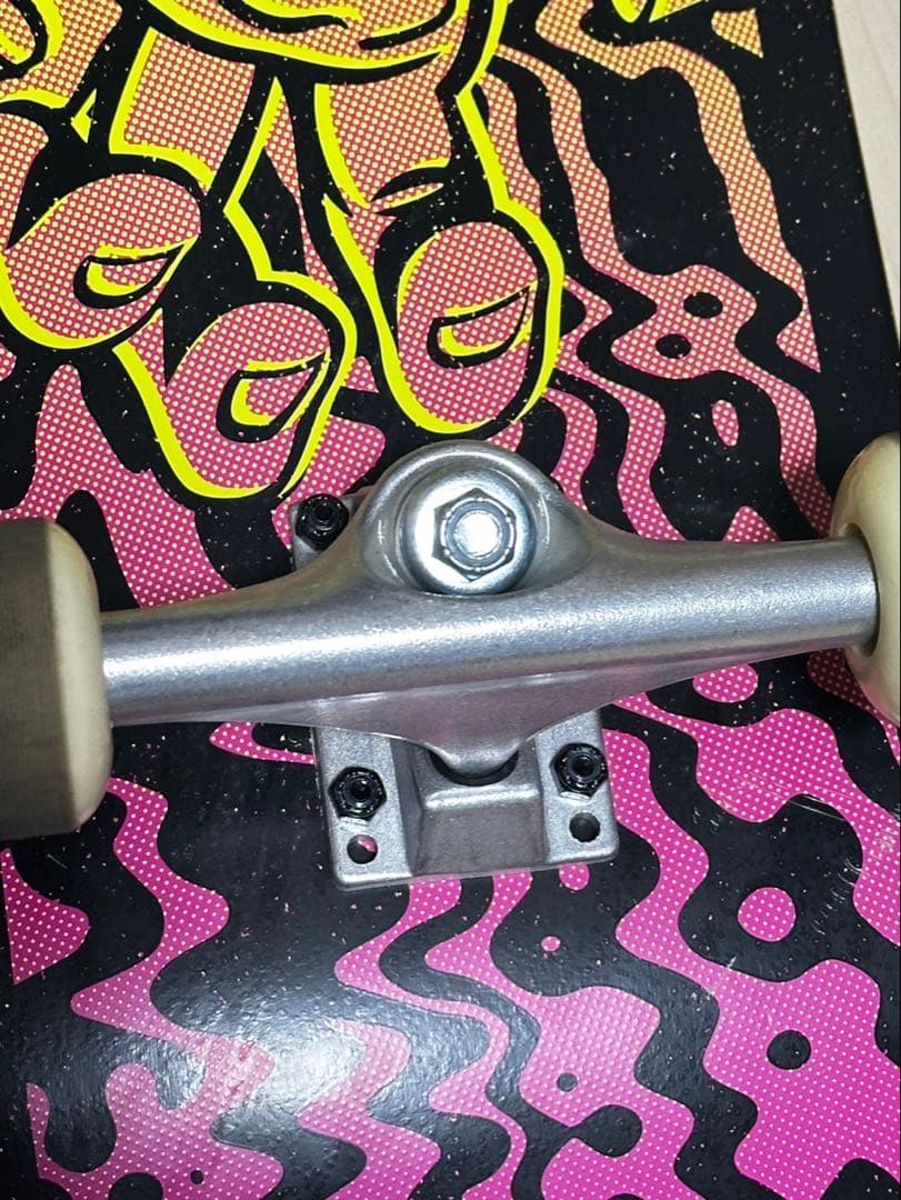 Santa Cruz スケートボード 8.125 x 31.7インチ