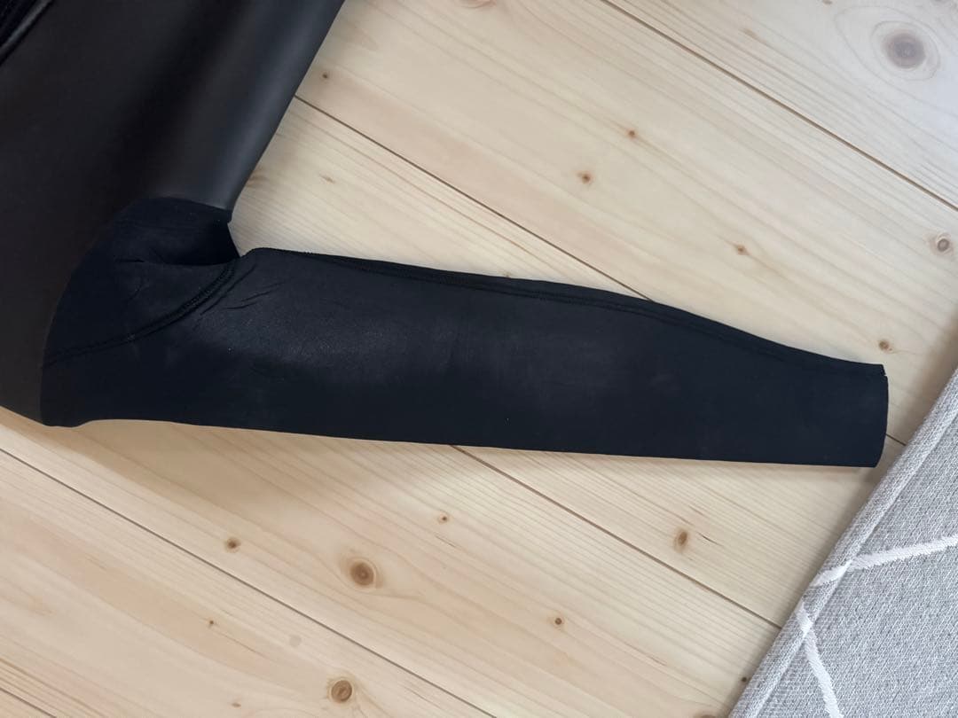 タッパー 黒　Lサイズ