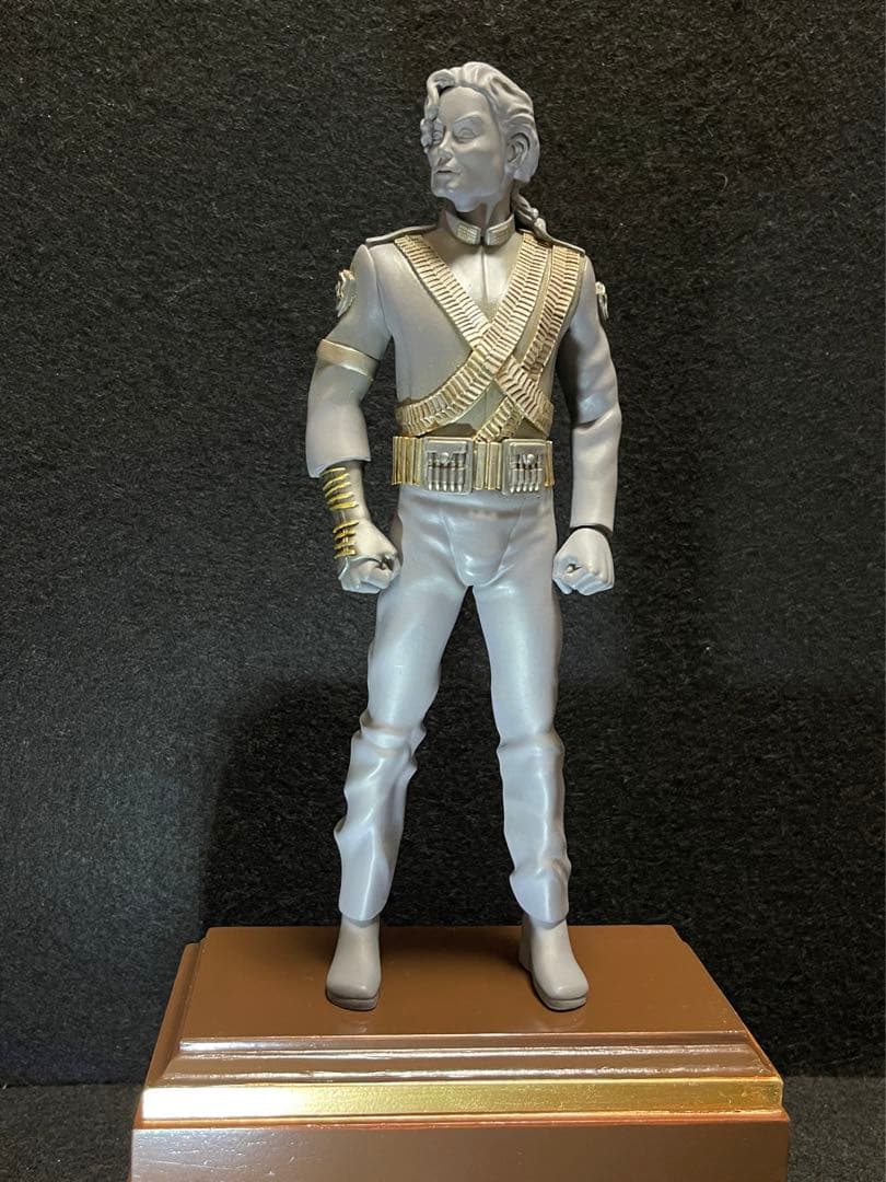 MICHAEL JACKSON マイケル・ジャクソン フィギュア　木製台座付き