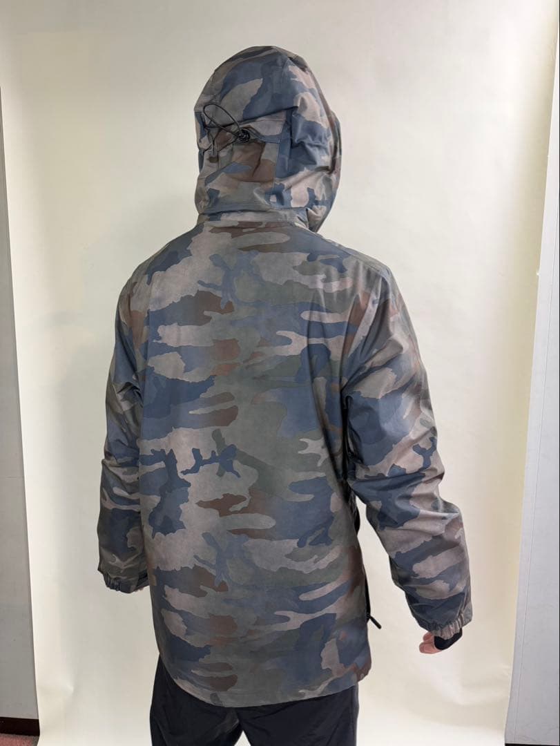 【VOLCOM】STONE ゴアテックスジャケット(迷彩スノーボードジャケット)