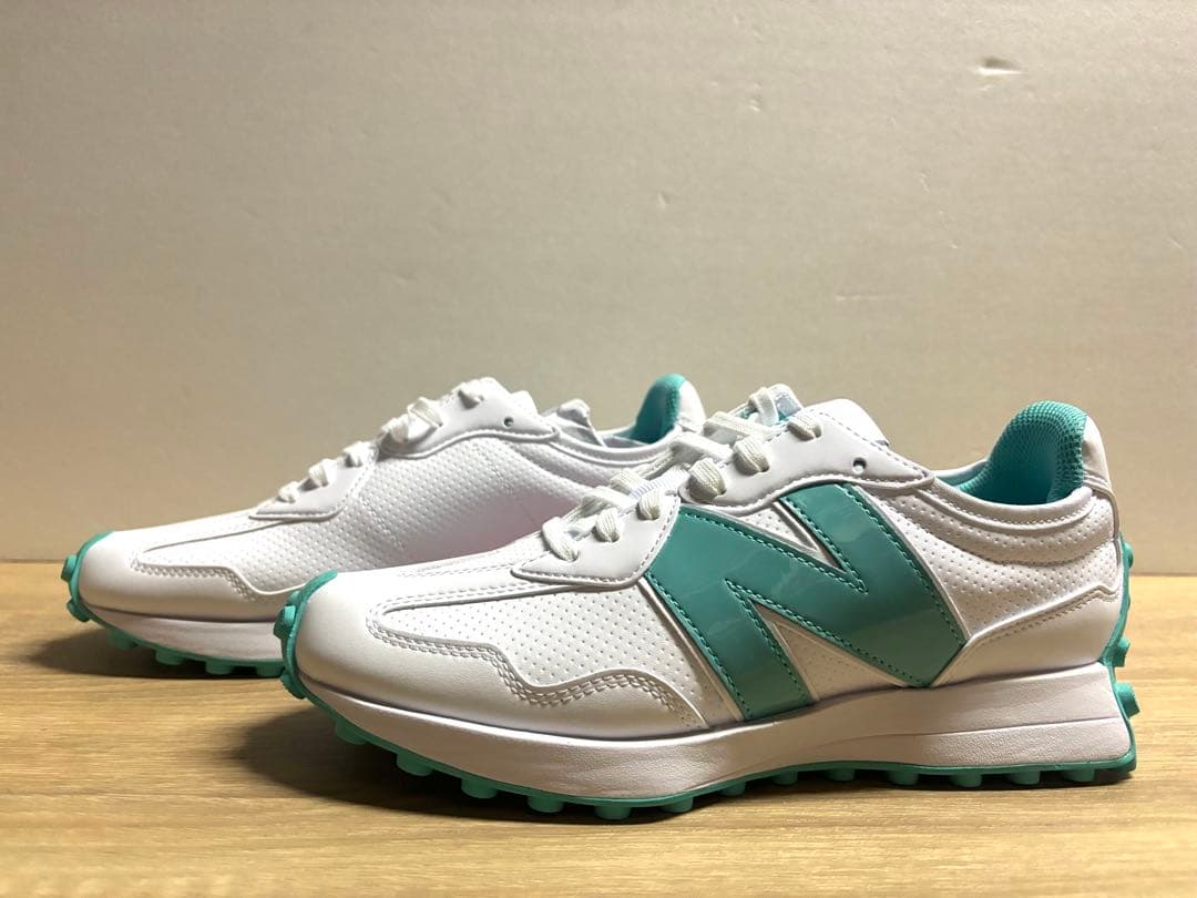 未使用 24.5cm D ニューバランスゴルフシューズ WGS327ACホワイト