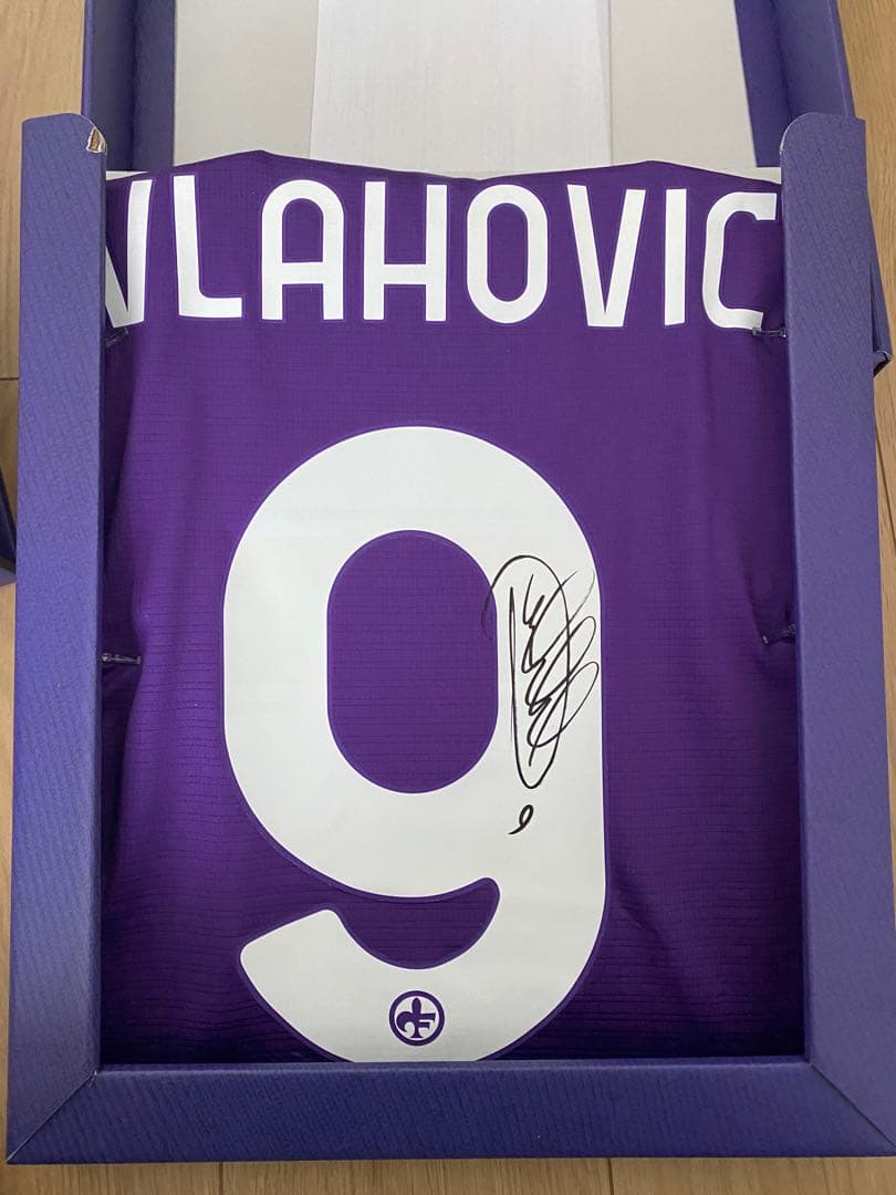 ヴラホヴィッチ　サイン　ユニフォーム　フィオレンティーナ現ユヴェントス　ケース付