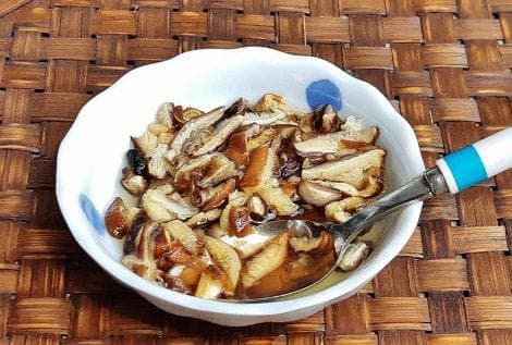 伊豆産原木栽培干し椎茸小割れスライスしいたけ1㎏業務用卸価格お徳用特価