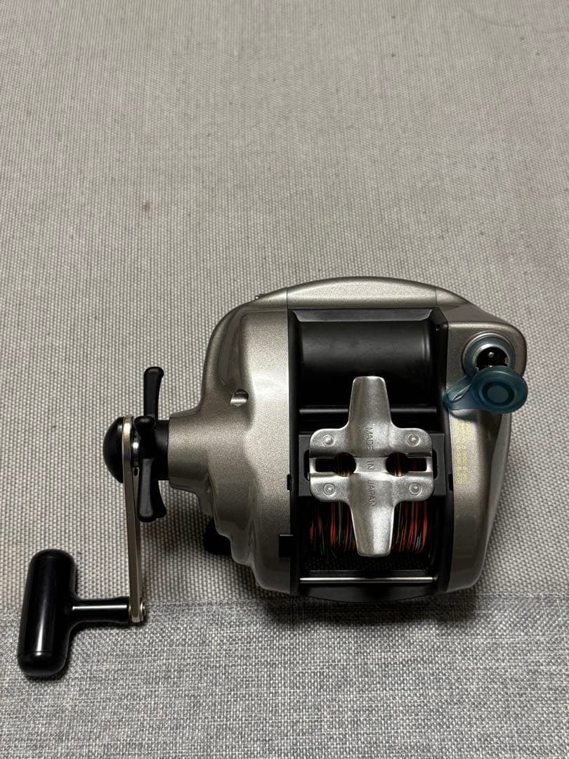 【極美品】ダイワの電動リールタナコンブルS 600W