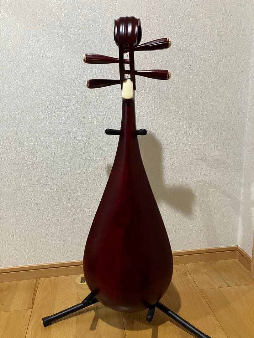 中国琵琶 宮廷楽器 撥弦楽器　木製 琵琶 4弦 花の彫刻