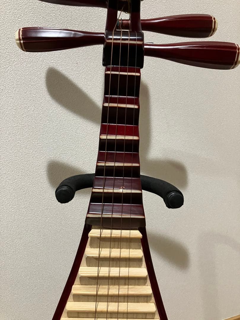 中国琵琶 宮廷楽器 撥弦楽器　木製 琵琶 4弦 花の彫刻