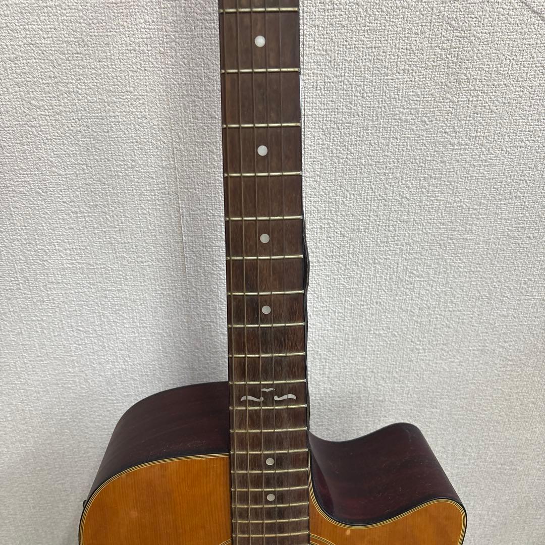 ＄アルバレス　アコースティックギター　弦切れあり