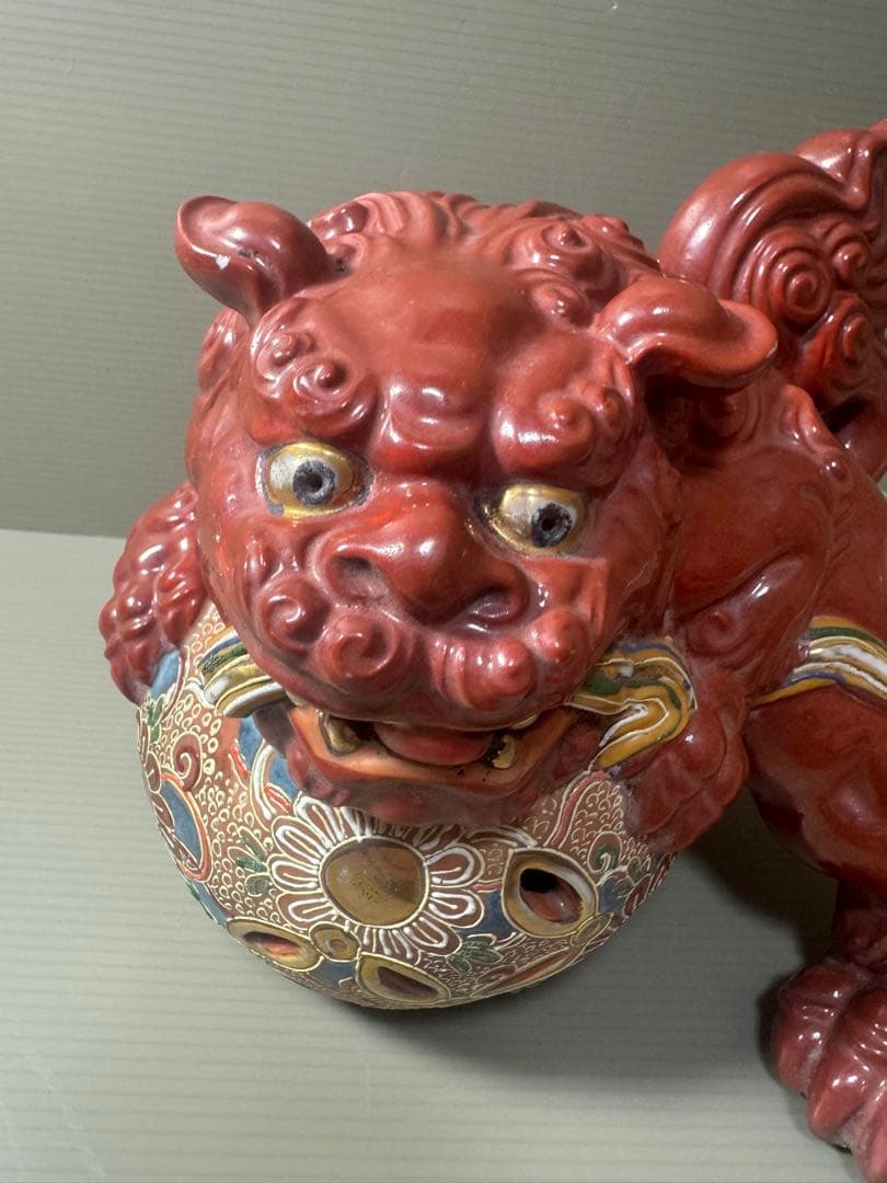 2068  九谷焼 シーサー縁起物 魔除け 玉乗り 獅子 置物　骨董品