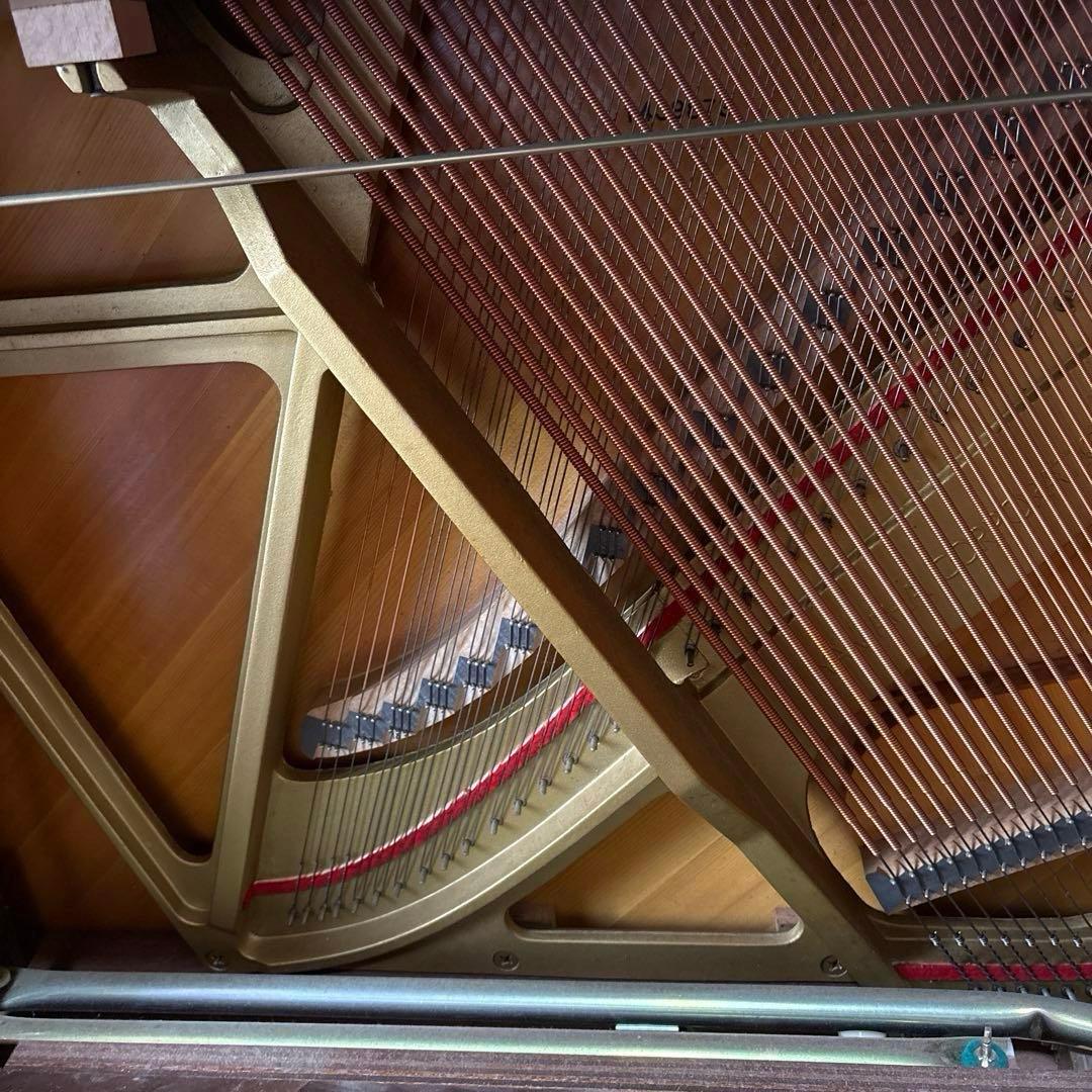 ヤマハ アップライトピアノ 木目 ブラウン 付属品付き