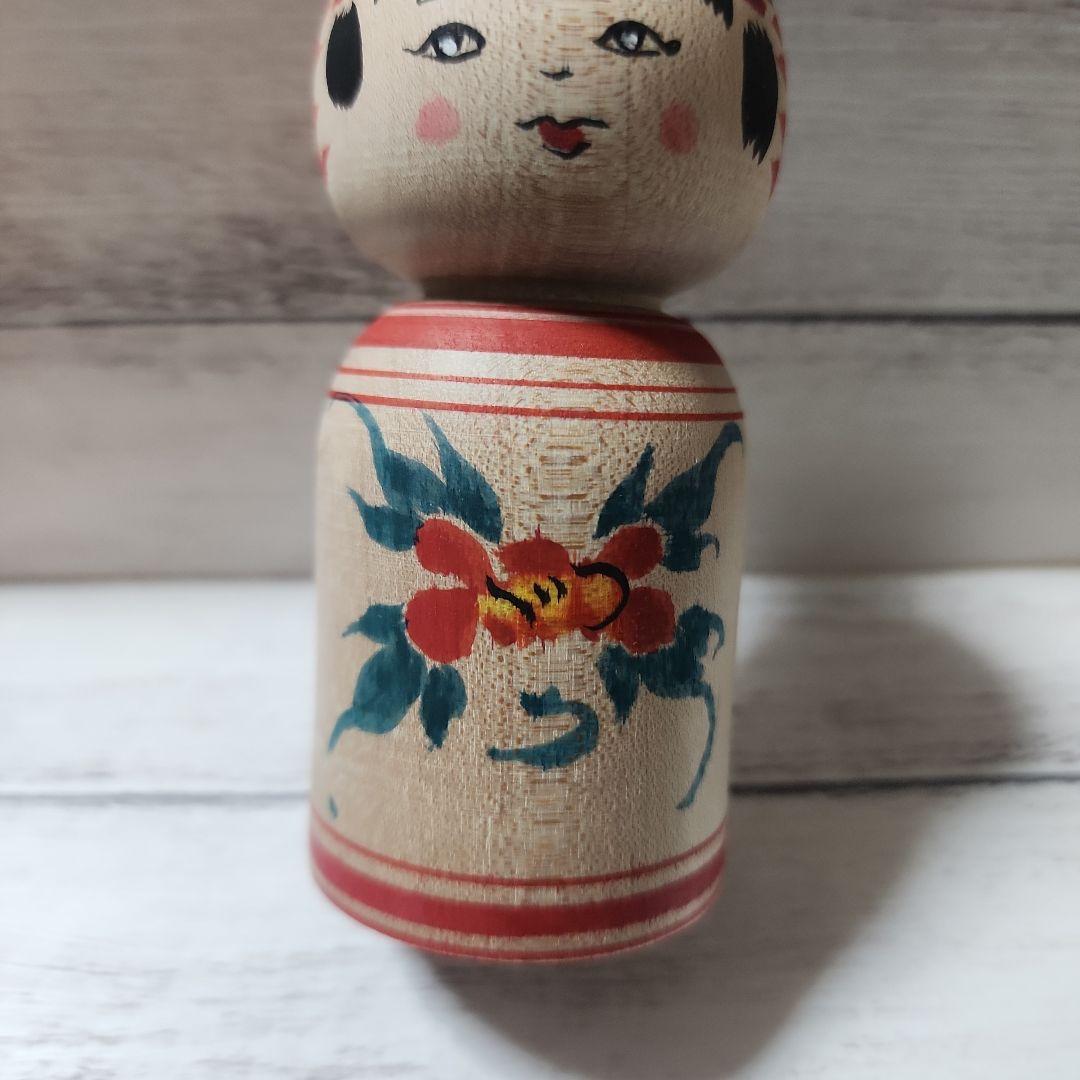 期間限定値下げ　こけし　阿保金光　白い瞳のこけし　高さ約9cm　詳細不明