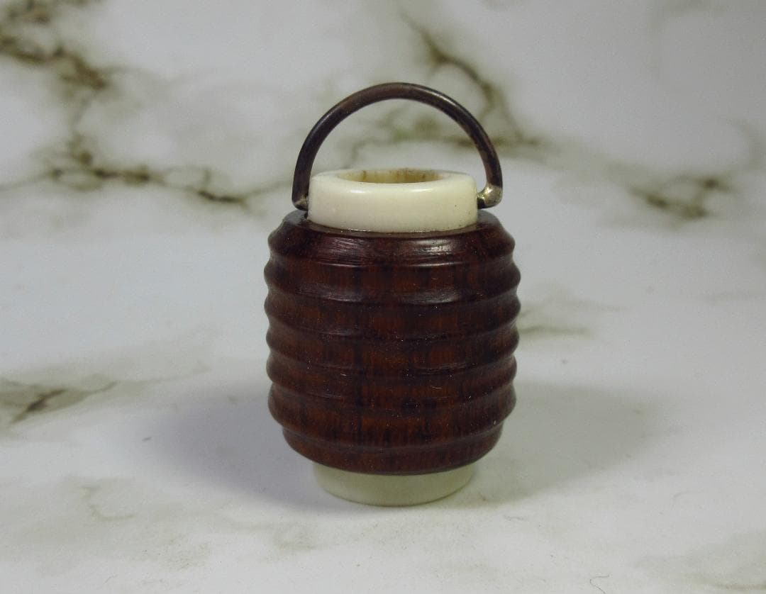 日本妖怪・お化け 「希少銘木・破れ提灯お化け」　　 緒締め 根付・提げ物