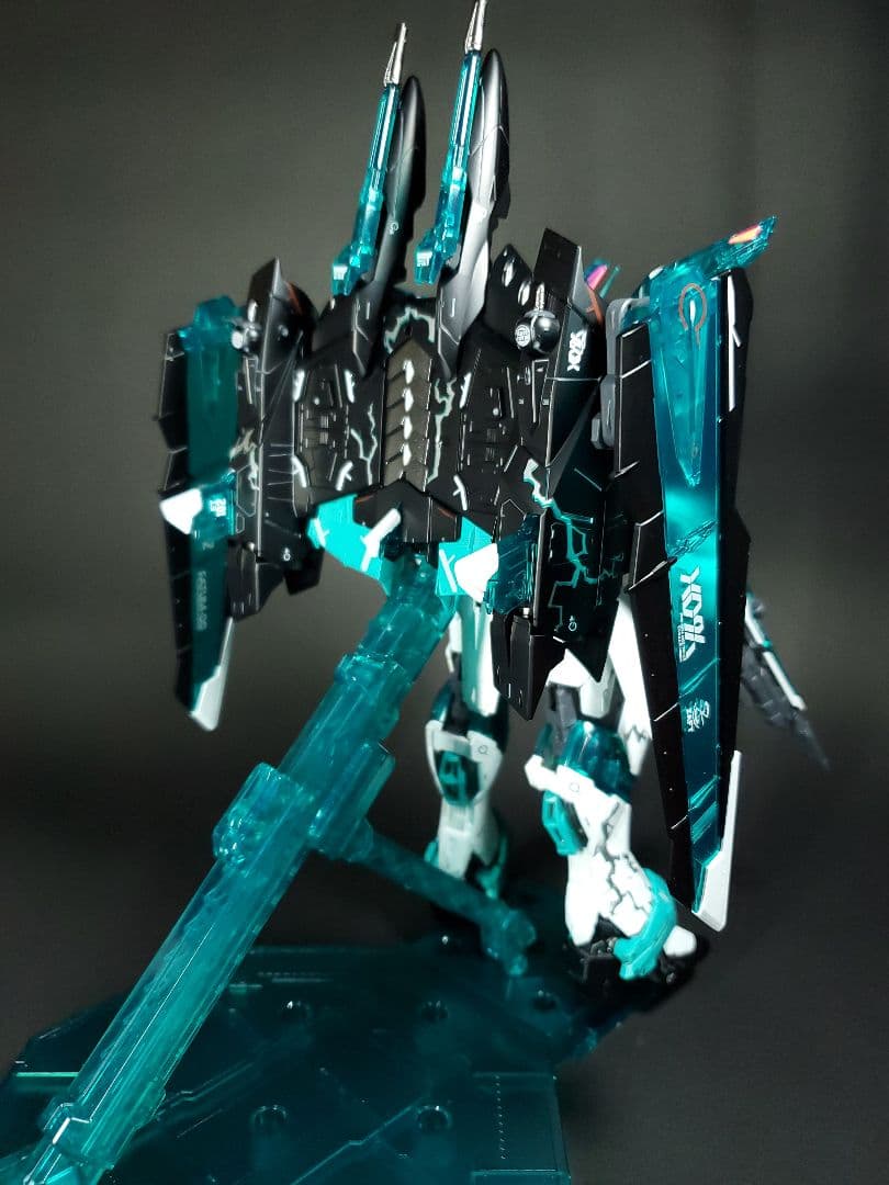 MGガンプラ ジャスティスガンダム 全塗装 クロスコントラスト　初音ミクカラー