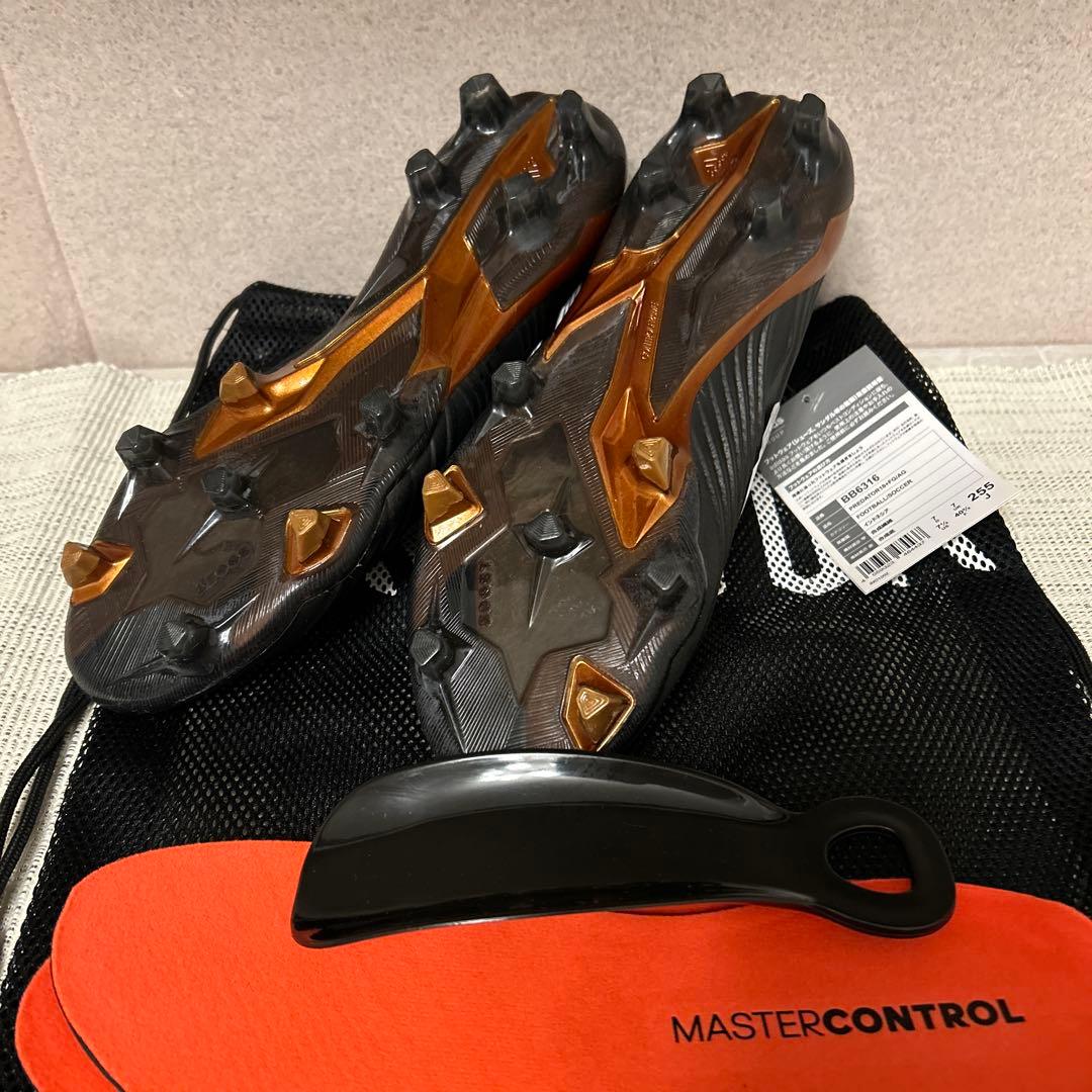 アディダス プレデター 18+ FG/AG