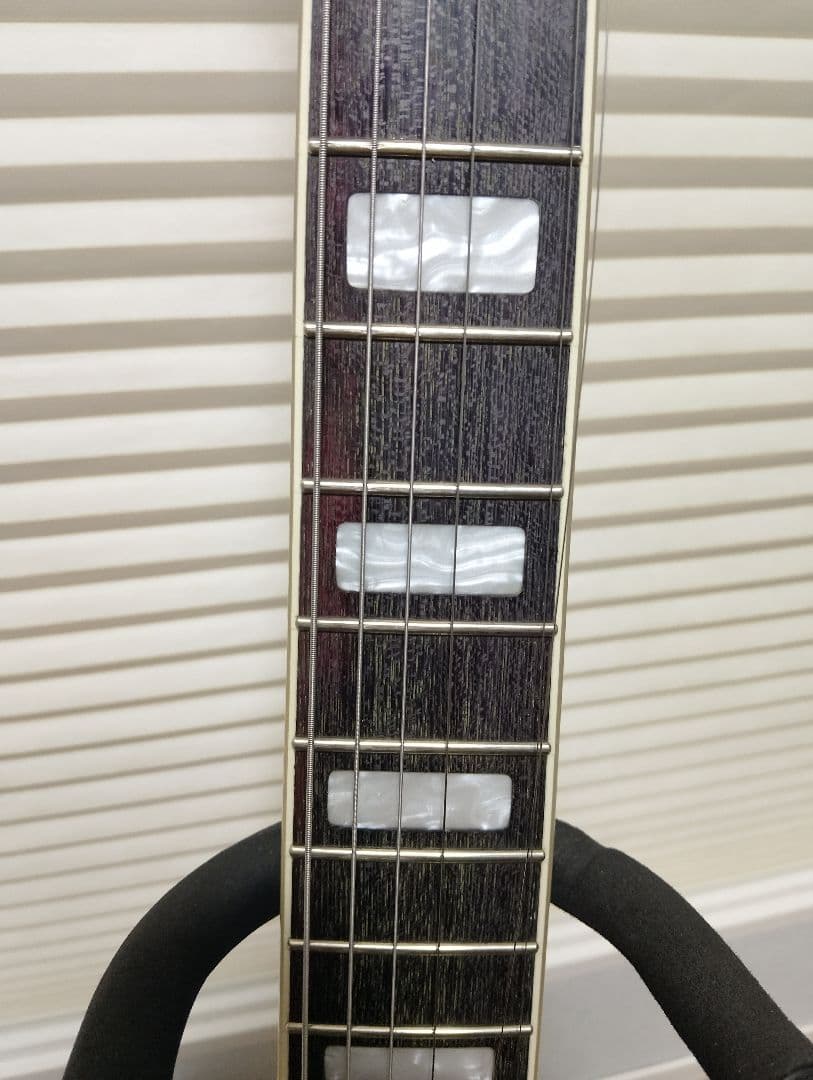 groteのサンバースト セミアコ