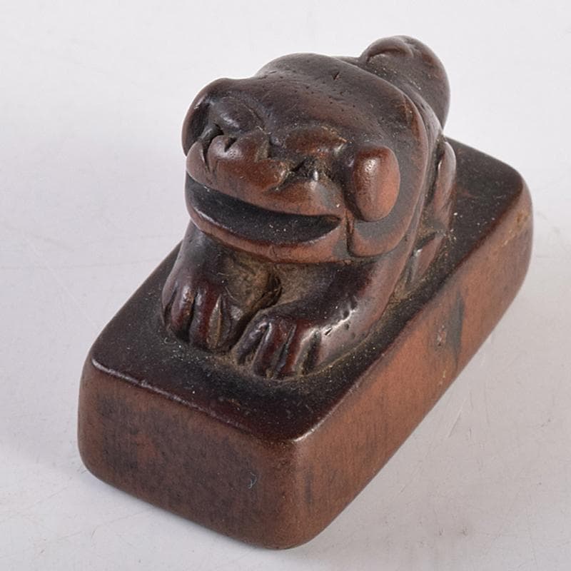 時代提げ物　黄楊木彫刻　犬　根付　M　R7617