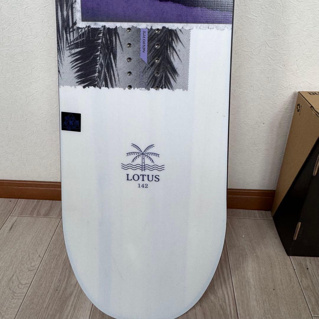【極美品】SALOMON LOTUS 142cm スノーボード