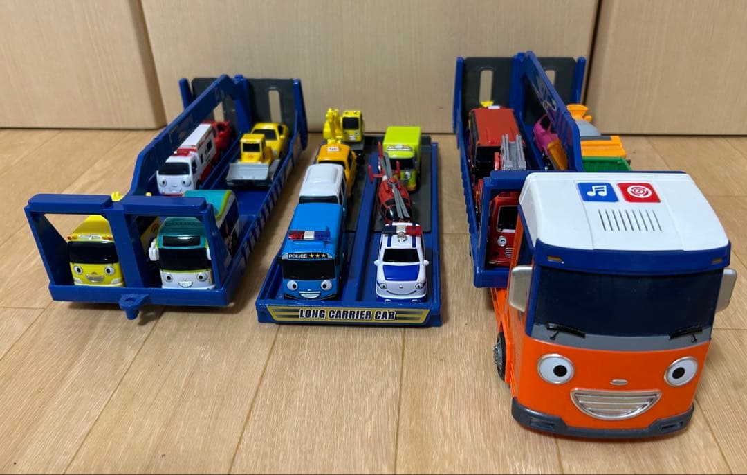 【１月末出品停止予定】ちびっこバス　タヨ　ミニカー　キャリアカーセット　TAYO