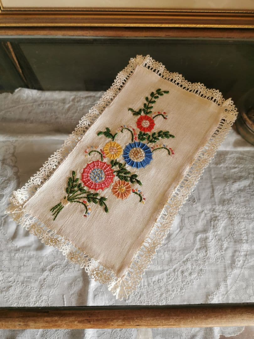 アンティーク フランス ロゼッタの花束 ボビンレース装飾 リネントレイクロス