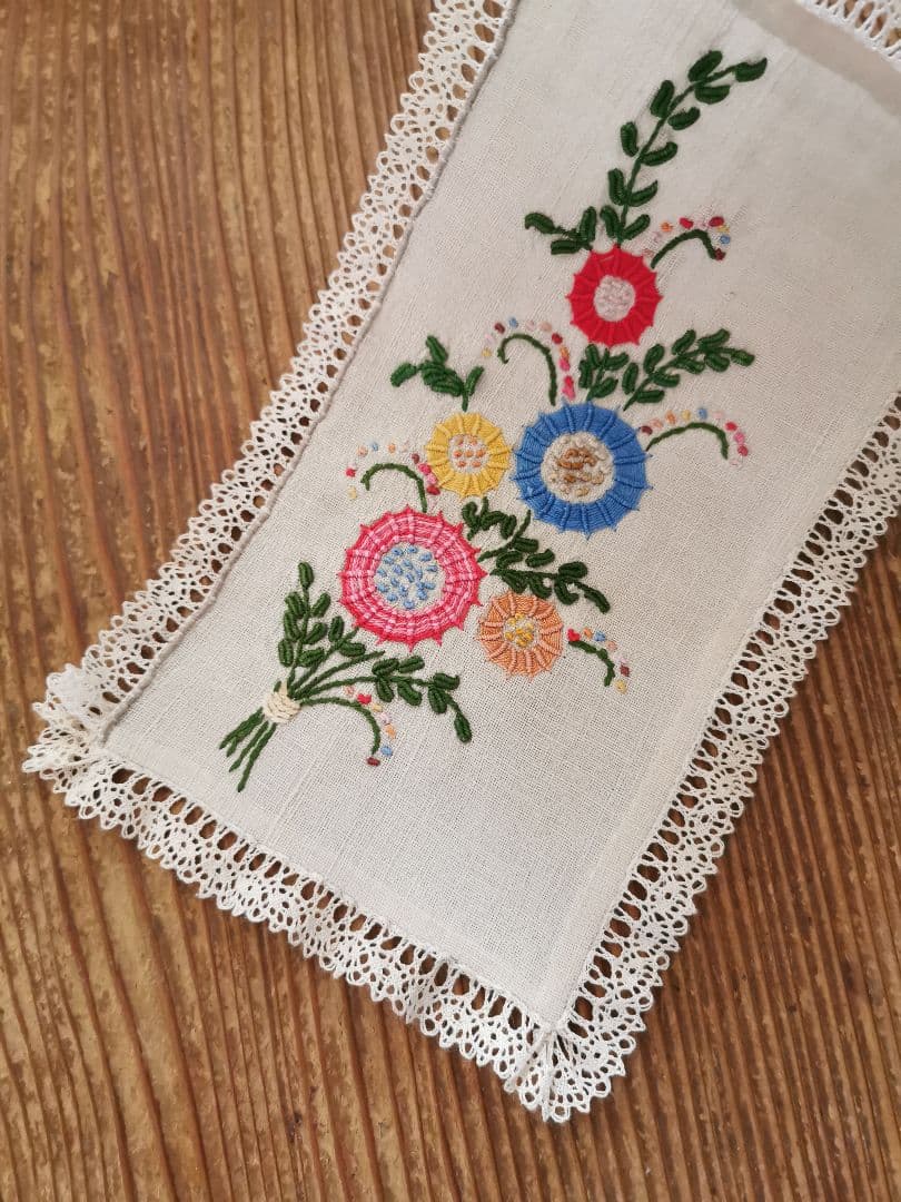 アンティーク フランス ロゼッタの花束 ボビンレース装飾 リネントレイクロス