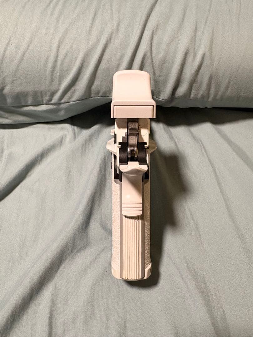 ハイキャパ ホワイト D.O.R