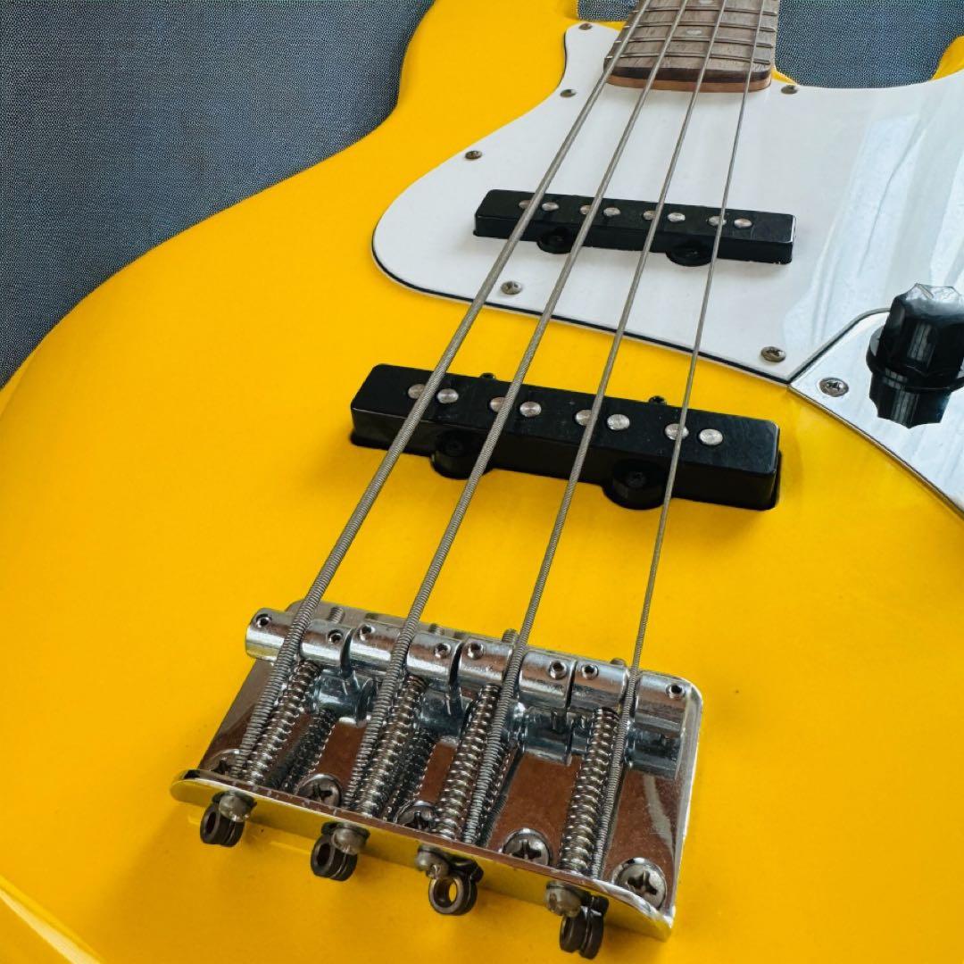 Squier スクワィア　Affinity JAZZ BASS