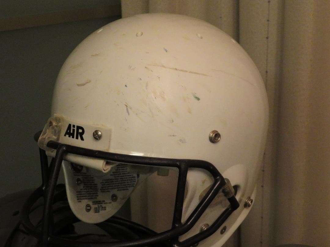 アメフト　ヘルメット　シャット　サイズＭ