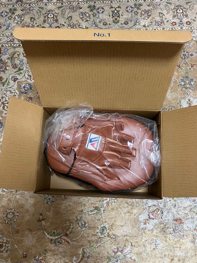 新品　未使用　未開封　WINNING ウイニング　パンチングミット CM-20