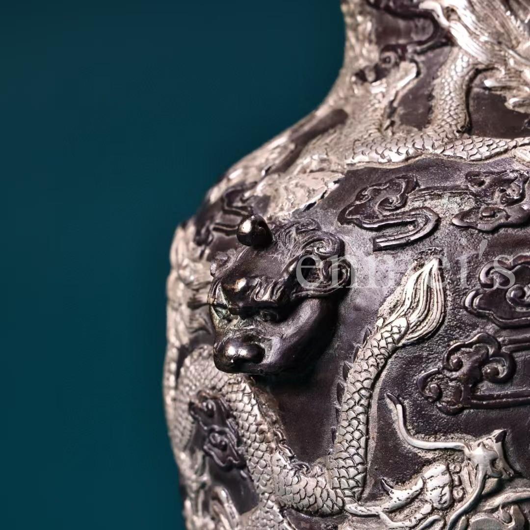 中国古美術・旧蔵・純銅鎏銀盤龍の花瓶・鏨刻・置物・純手彫り・禮品・文房具・賞物