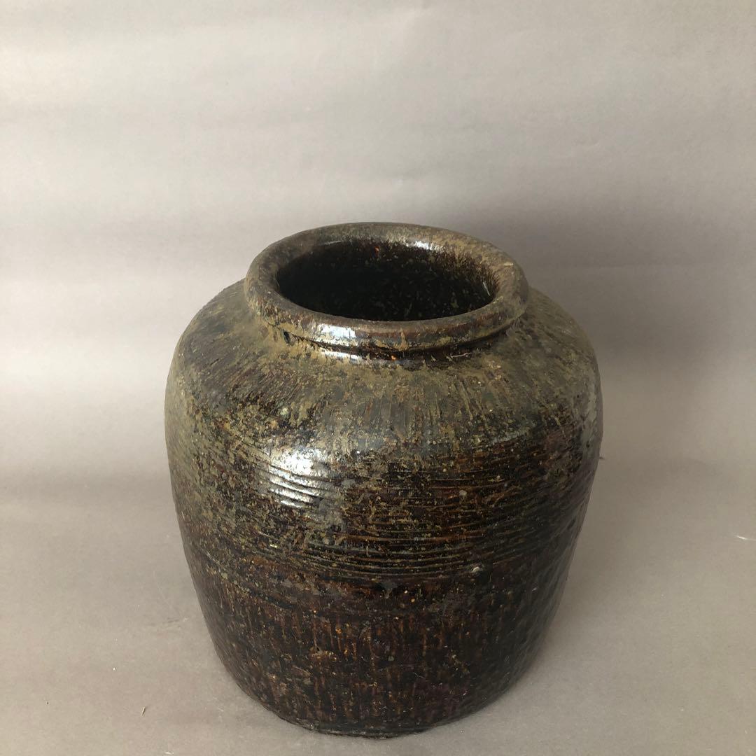 古い壺　小信楽？　古丹波？