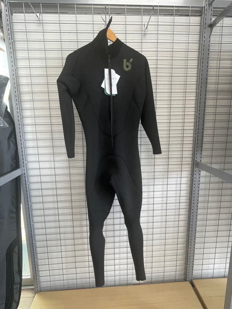 BREAKEROUT フルスーツ Lサイズ