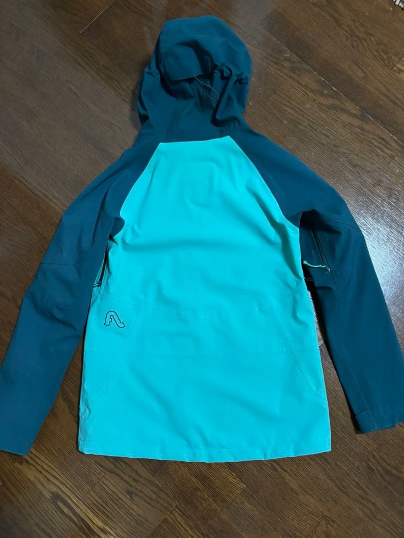 Flylow スキーウエア スノーボードウエア