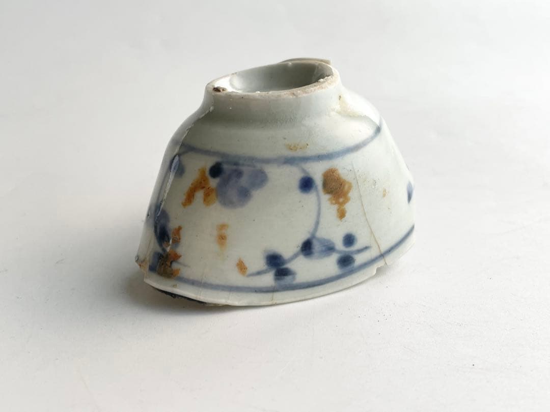 骨董　アンティーク　初期伊万里陶片　染付薺文小碗　盃　酒器　残欠　発掘　出土