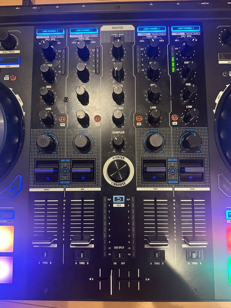 Reloop Mixon 8 Pro DJコントローラー