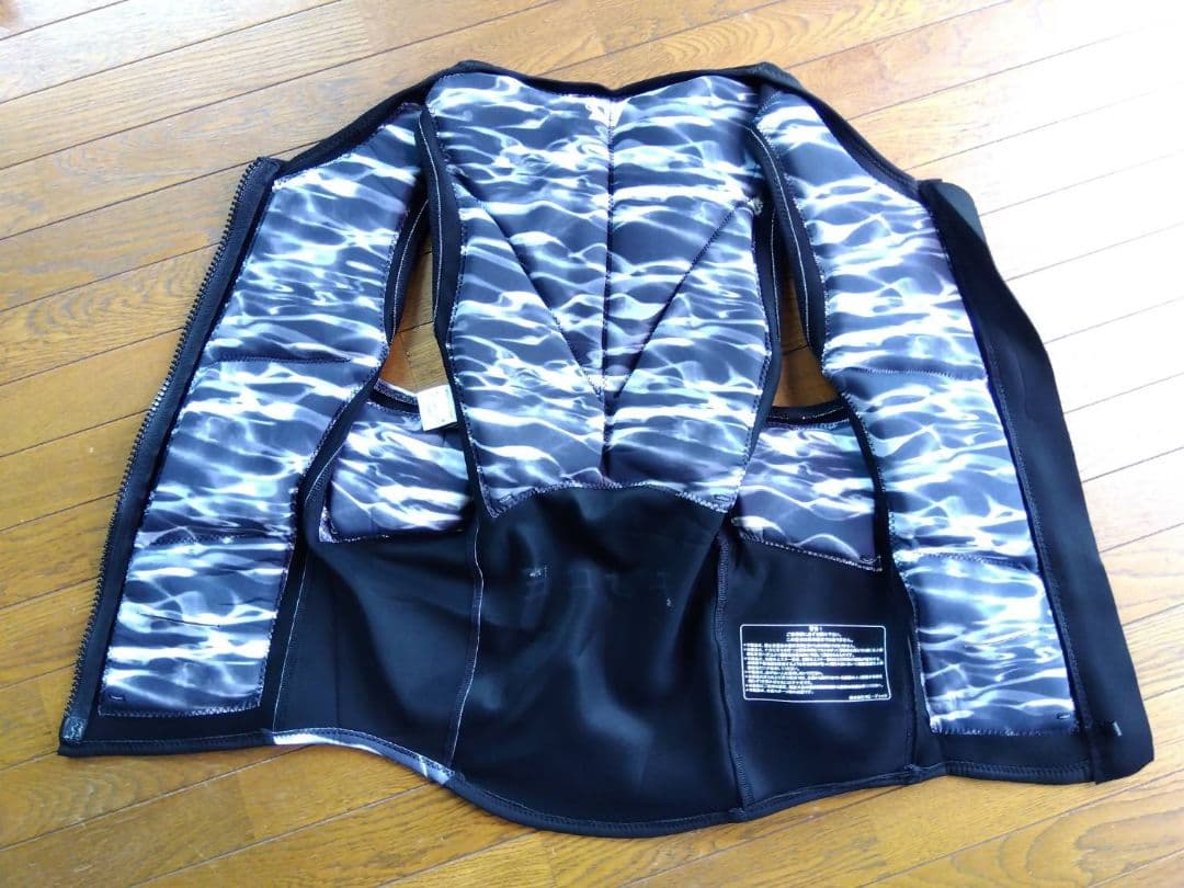 O'NEILL 　インパクトベスト