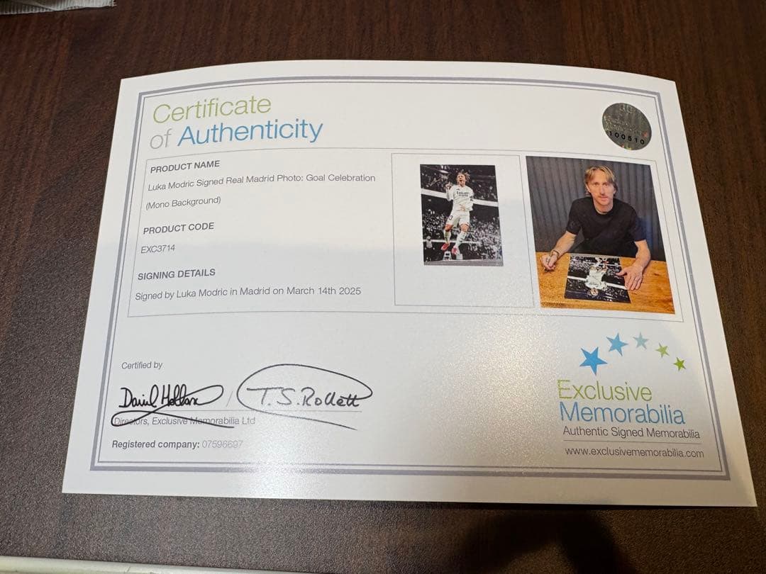 モドリッチ　直筆サインフォト　証明書付　レアルマドリード　exclusive